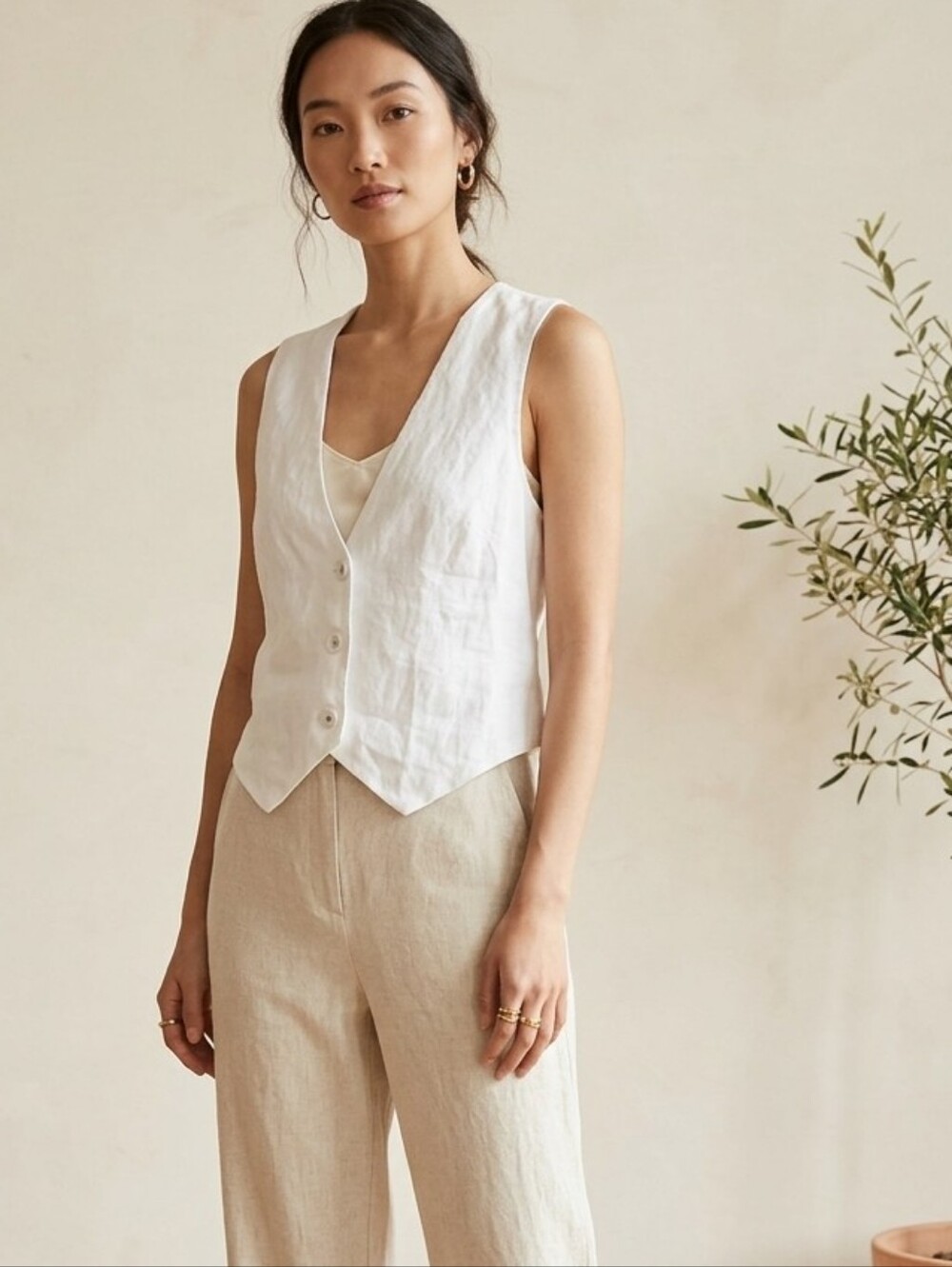 DISSH Ivory Linen 3 Button Vest Size 4